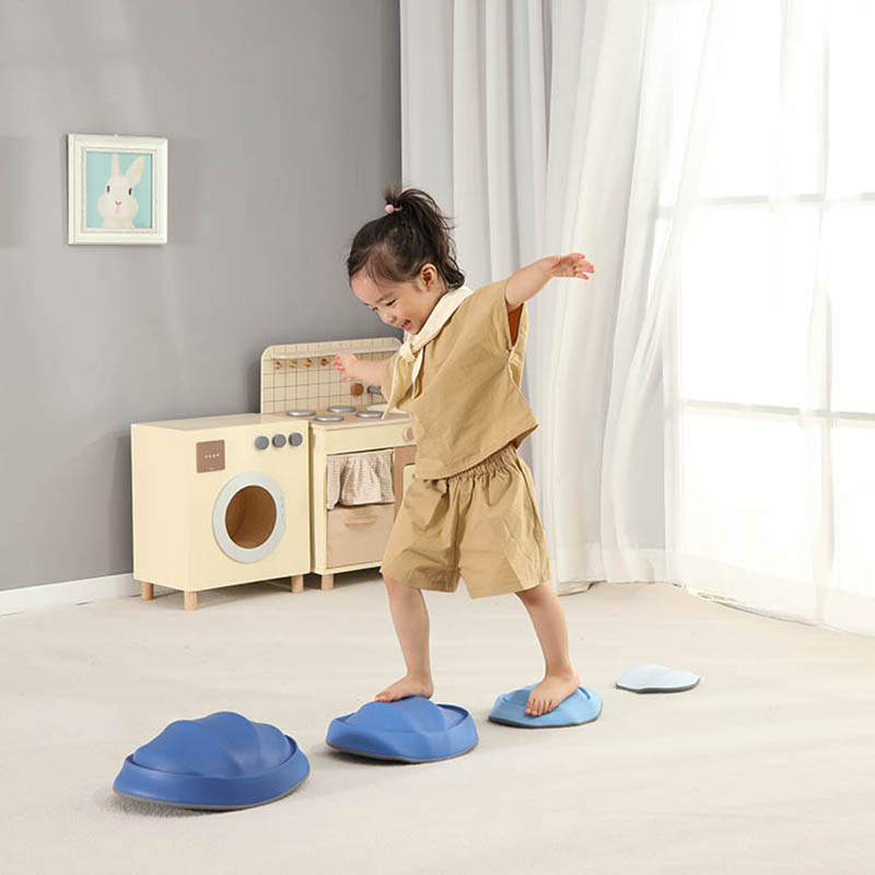 儿童过河石平衡步道石 – 源头工厂直供幼儿园早教感统训练防滑摇摆玩具